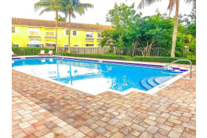 216  Lake Monterey Circle, Boynton Beach, FL 33426 Sold 10/28/22