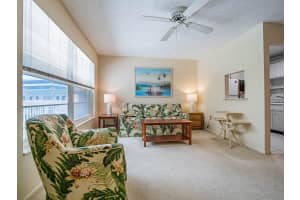2800 Indian River Blvd APT R7, Vero Beach, FL 32960, Sold 08/22/22