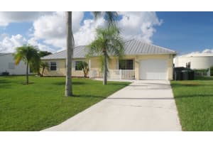 1562 SE Arenson Ln, Port St. Lucie, FL 34952, Sold 08/16/22