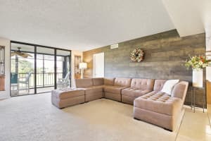 5350 Woodland Lakes Dr APT 212, Palm Beach Gardens, FL 33418, Sold 08/02/22