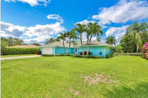 21 SE Paddock Cir, Tequesta, FL 33469, Sold 10/04/22