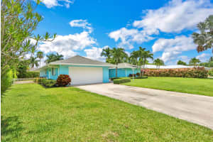 21 SE Paddock Cir, Tequesta, FL 33469, Sold 10/04/22