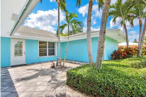 21 SE Paddock Cir, Tequesta, FL 33469, Sold 10/04/22
