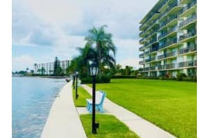 801 Lake Shore Dr APT 111, West Palm Beach, FL 33403, Sold 08/31/22