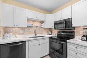 251 S Cypress Rd APT 117, Pompano Beach, FL 33060, Sold 08/31/22