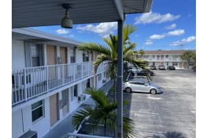 810 Lake Shore Dr APT 41, West Palm Beach, FL 33403, Sold 06/22/22