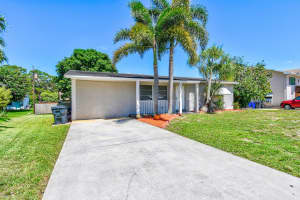 6692 Westview Dr, Lake Worth, FL 33462, Sold 08/08/22
