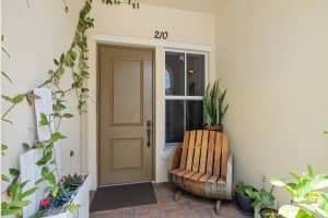 3614 S Dixie Hwy Apt 210, West Palm Beach, FL 33405, Sold 10/13/22