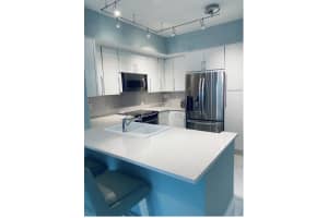 806 E Windward Way APT 220, Lantana, FL 33462, Sold 07/28/22