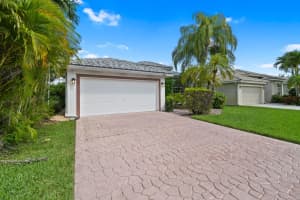 3701 Old Lighthouse Cir, Wellington, FL 33414, Sold 08/04/22