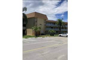 100  Village Green Circle  E 204, Palm Springs, FL 33461 Sold 08/16/22
