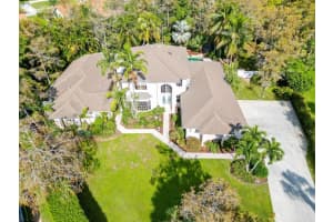 15995  Meadow Wood Drive, Wellington, FL 33414 Sold 12/30/22