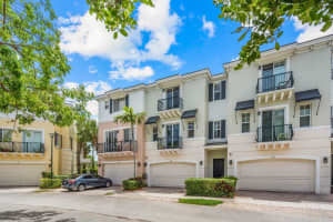 655 NW 38th Circle, Boca Raton, FL 33431 Sold 09/30/22