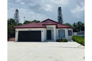 19906 NW 86th Court, Hialeah, FL 33015 Sold 09/22/22