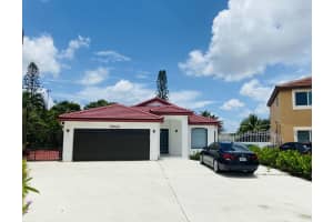 19906 NW 86th Court, Hialeah, FL 33015 Sold 09/22/22