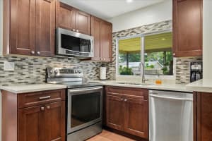 104  Oriole Court, Royal Palm Beach, FL 33411 Sold 08/16/22