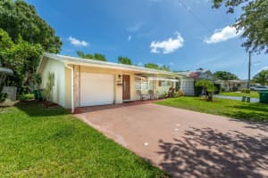 2405 NW 55th Street, Tamarac, FL 33309 Sold 08/29/22
