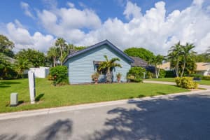 10760 SE Jupiter Narrows Drive, Hobe Sound, FL 33455 Sold 09/20/22