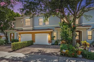 242 E Chrystie Circle, Delray Beach, FL 33484 Sold 08/04/22