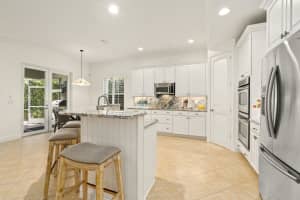 910 SW Palm Cove Drive, Palm City, FL 34990 Sold 11/17/22