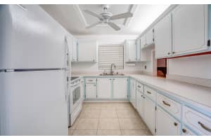 2950 SE Ocean Boulevard   40-4, Stuart, FL 34996 Sold 10/06/22