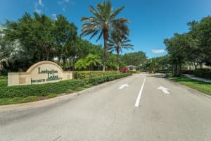 2996 SE Lexington Lakes Drive, Stuart, FL 34994 Sold 07/29/22