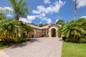 864 SW Saint Tropez Court, Port Saint Lucie, FL 34986 Sold 08/17/22