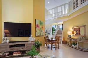 2025  La Porte Drive, Palm Beach Gardens, FL 33410 Sold 10/12/23