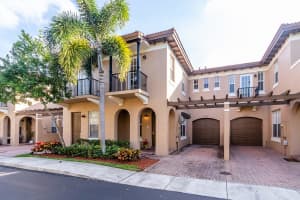 6960  Julia Gardens Drive   6960, Coconut Creek, FL 33073 Sold 04/28/23