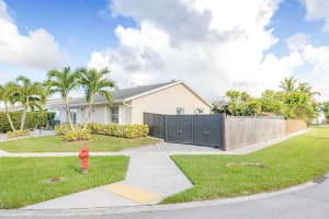 6200  Moonbeam Drive, Lake Worth Beach, FL 33463 Sold 09/30/22