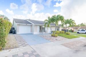 6200  Moonbeam Drive, Lake Worth Beach, FL 33463 Sold 09/30/22