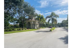 535 SW Glen Crest Way, Stuart, FL 34997 Sold 08/30/22