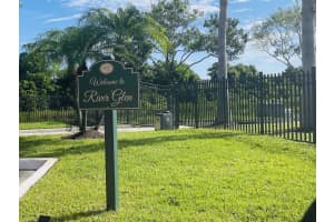 535 SW Glen Crest Way, Stuart, FL 34997 Sold 08/30/22