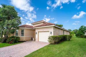 694 NW Stanford Lane, Port Saint Lucie, FL 34983 Sold 12/16/22