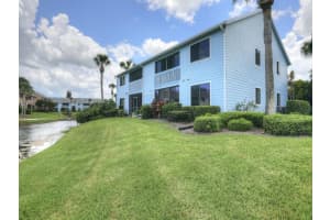 5700 Pelican Pointe Dr APT 3, Sebastian, FL 32958, Sold 09/09/22