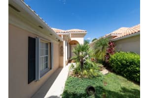 4650 Hammock Cir, Delray Beach, FL 33445, Sold 03/10/23
