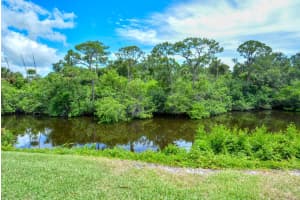 1600 NE Dixie Highway   1-103, Jensen Beach, FL 34957 Sold 11/08/22