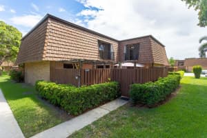 2204  22nd Lane, Green Acres, FL 33463 Sold 09/22/22