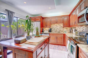 925  9th Lane Lane, Green Acres, FL 33463 Sold 08/26/22