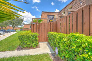925  9th Lane Lane, Green Acres, FL 33463 Sold 08/26/22