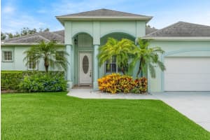 2245 3rd Pl SW, Vero Beach, FL 32962, Sold 09/29/22