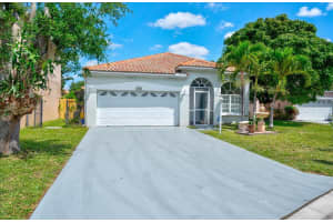 134  Woodlake Circle, Green Acres, FL 33463 Sold 10/21/22
