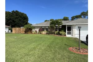 1829 NE Avenida Dracaena, Jensen Beach, FL 34957 Sold 09/12/22