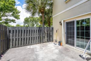 932  Summit Lake Drive, West Palm Beach, FL 33406 Sold 08/19/22