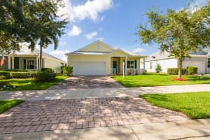 607 NE Canoe Park Circle, Port Saint Lucie, FL 34983 Sold 02/10/23