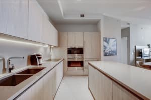 4111 S Ocean Drive   Uph7 & Uph9, Hollywood, FL 33019 Sold 06/05/23