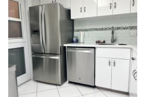 2760 S Ocean Boulevard   302, Palm Beach, FL 33480 Sold 04/20/23