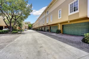 2951 NE 185 Street   2003, Aventura, FL 33180 Sold 09/30/22