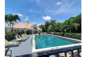 815 W Boynton Beach Boulevard   16-105, Boynton Beach, FL 33426 Sold 08/12/22