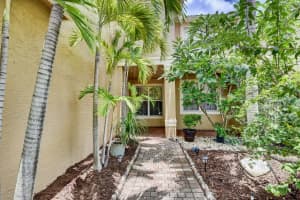 5075  Nautica Lake Circle, Green Acres, FL 33463 Sold 09/09/22